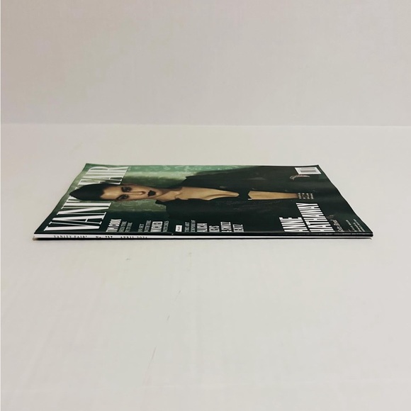 Vanity Fair Magazine - April 2024 - Anne Hathaway - Picture 4 of 4